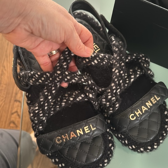 Chanel Sandals SZ 39 black 100%auth - Picture 13 of 15